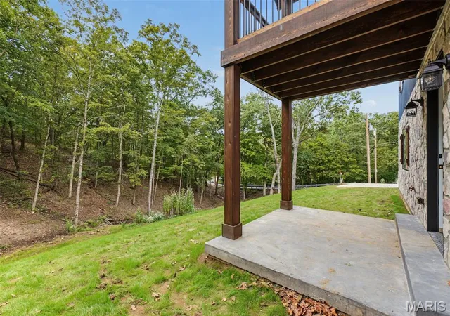 Photo 4 of Single family home for sale at 100 S Lake, Hillsboro, MO 63050 | MLS# MIS26062397 | Listing updated on 2026-10-04
