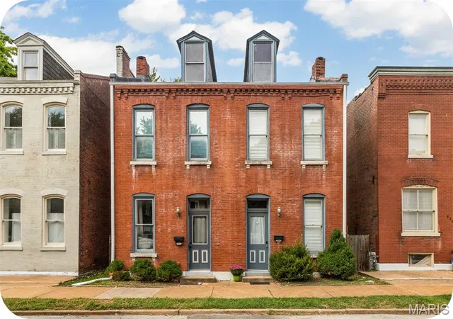 Photo 1 of Townhouse for sale at 3307 S 18th Street, Saint Louis, MO 63118 | MLS# MIS26062399 | Listing updated on 2026-09-30