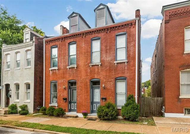 Photo 2 of Townhouse for sale at 3307 S 18th Street, Saint Louis, MO 63118 | MLS# MIS26062399 | Listing updated on 2026-09-30