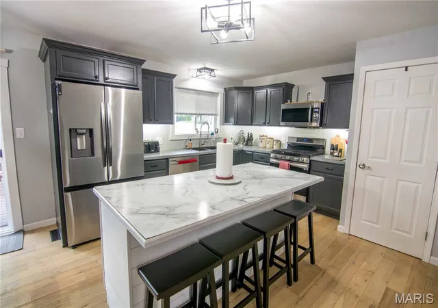 Photo 3 of Single family home for sale at 1310 Thistle Dr, Vandalia, IL 62471 | MLS# MIS26062400 | Listing updated on 2026-09-28