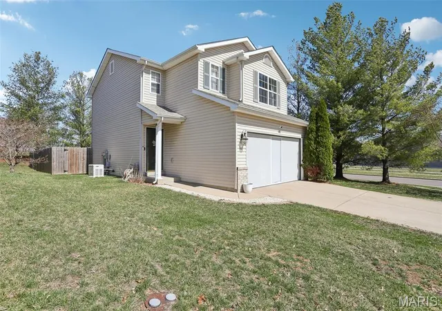 Photo 3 of Single family home for sale at 148 Rivermeade Ln, Belleville, IL 62220 | MLS# MIS26062403 | Listing updated on 2026-09-30