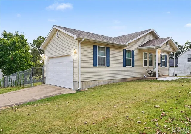 Photo 3 of Single family home for sale at 106 S Spruce St, Bonne Terre, MO 63628 | MLS# MIS26062404 | Listing updated on 2026-10-05