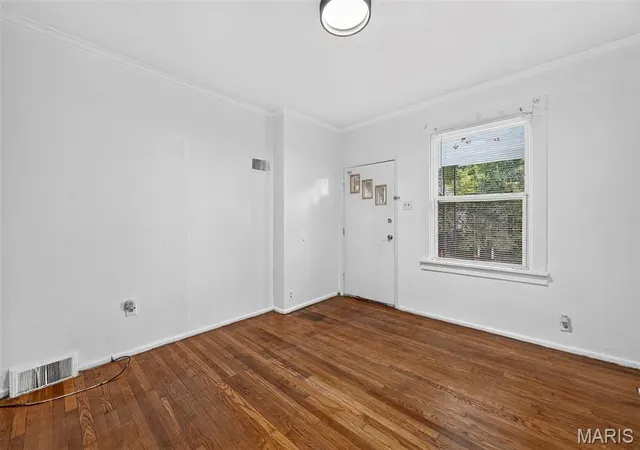 Photo 4 of Single family home for sale at 4452 S Spring Ave, Saint Louis, MO 63116 | MLS# MIS26062407 | Listing updated on 2026-10-09