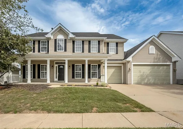 Single family home for sale at 414 Avalon Chase Dr, Fenton, MO 63026 | MLS# MIS26062416