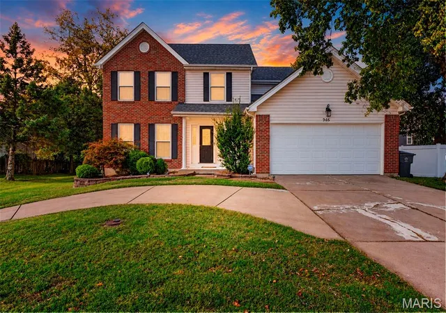 Photo 1 of Single family home for sale at 245 Reinke Rd, Ballwin, MO 63021 | MLS# MIS26062424 | Listing updated on 2026-10-15