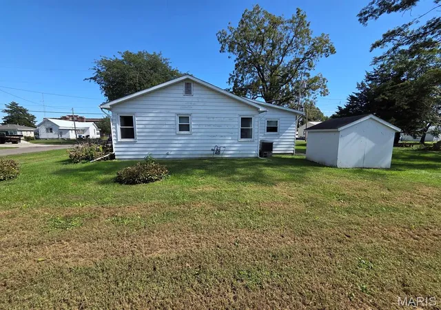 Photo 2 of Single family home for sale at 407 Madison St, Canton, MO 63435 | MLS# MIS26062428 | Listing updated on 2026-09-29