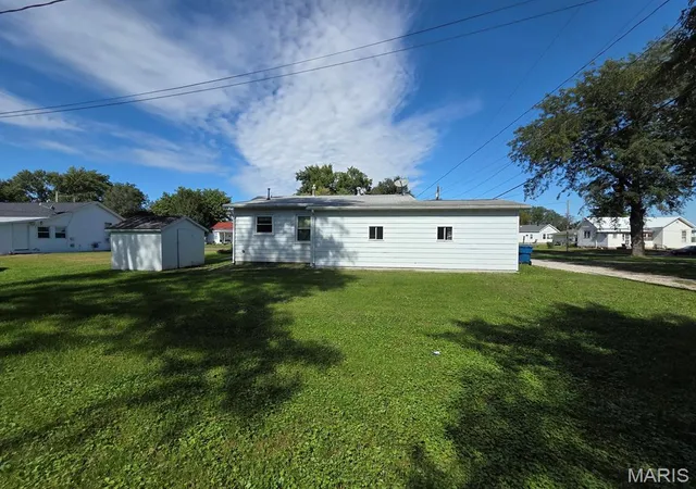 Photo 4 of Single family home for sale at 407 Madison St, Canton, MO 63435 | MLS# MIS26062428 | Listing updated on 2026-09-29