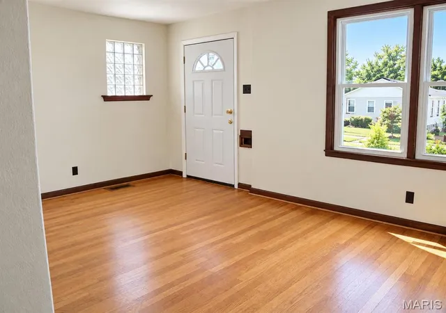 Photo 2 of Multi family home for sale at 8522-8524 Mathilda Ave, Saint Louis, MO 63123 | MLS# MIS26062432 | Listing updated on 2026-10-26