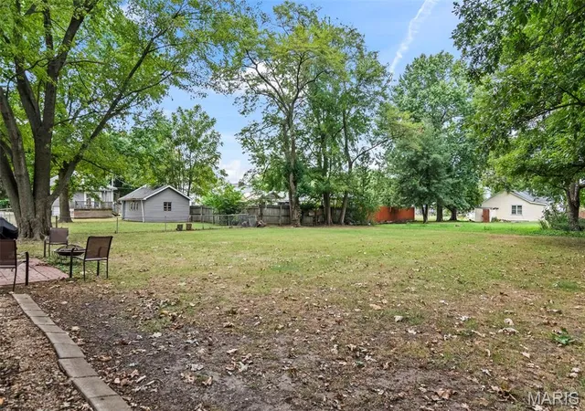 Photo 2 of Single family home for sale at 517 E Columbia St, Litchfield, IL 62056 | MLS# MIS26062437 | Listing updated on 2026-10-01
