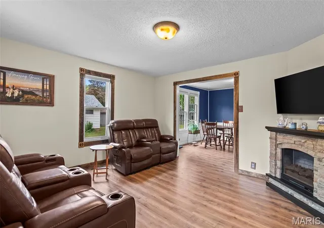 Photo 4 of Single family home for sale at 517 E Columbia St, Litchfield, IL 62056 | MLS# MIS26062437 | Listing updated on 2026-10-01