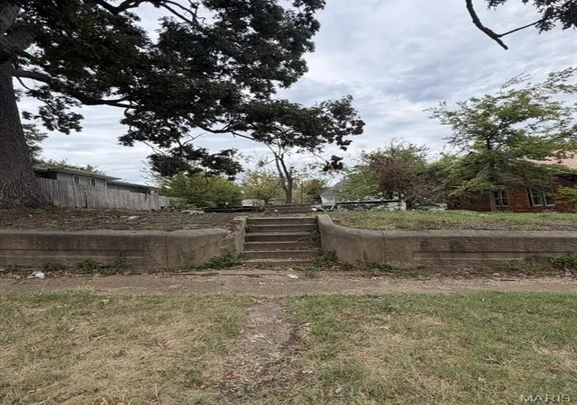 Photo 1 of Land for sale at 807 Lester St, Poplar Bluff, MO 63901 | MLS# MIS26062447 | Listing updated on 2026-09-28