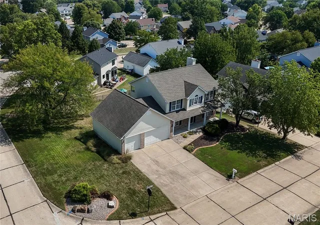 Photo 2 of Single family home for sale at 386 Beckley Pl, Saint Charles, MO 63304 | MLS# MIS26062452 | Listing updated on 2026-10-23
