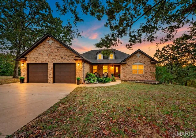 Photo 2 of Single family home for sale at 622 Elk Run, Saint Clair, MO 63077 | MLS# MIS26062454 | Listing updated on 2026-10-20