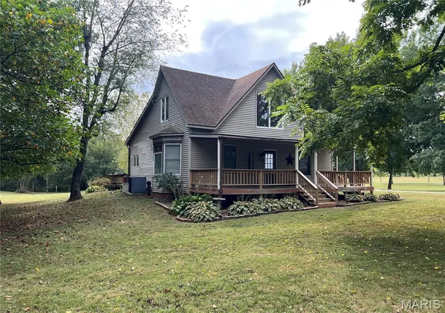 Photo 2 of Single family home for sale at 240 Worksavers Trl, Litchfield, IL 62056 | MLS# MIS26062455 | Listing updated on 2026-09-28