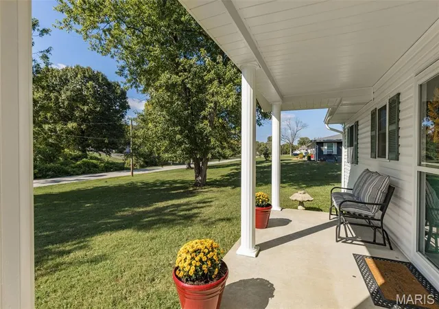 Photo 3 of Sale Pending at 1338 Spring Dr, Herculaneum, MO 63048 | MLS# MIS26062459 | Listing updated on 2026-10-07