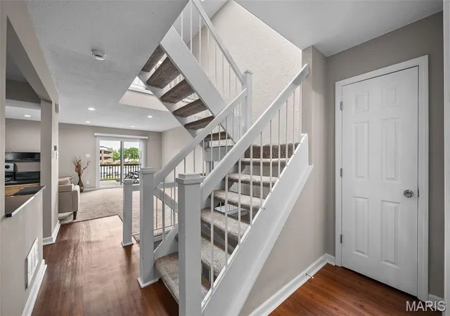 Photo 3 of Townhouse for sale at 11583 Tawny Ash Ct, Saint Louis, MO 63146 | MLS# MIS26062461 | Listing updated on 2026-10-01