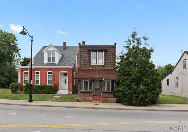 Single family home for sale at 513 N Illinois St, Belleville, IL 62220 | MLS# MIS26062463
