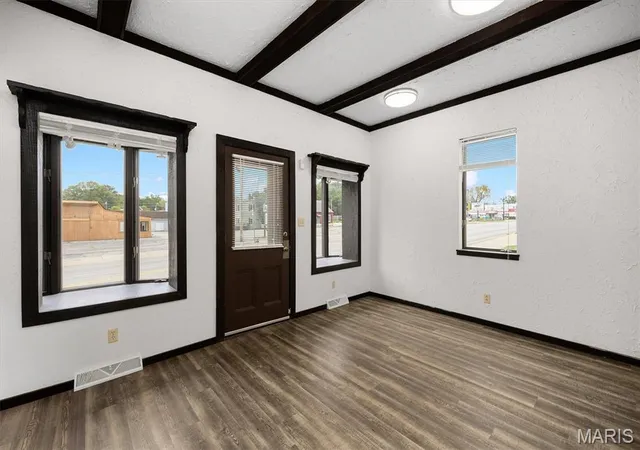 Photo 3 of Single family home for sale at 513 N Illinois St, Belleville, IL 62220 | MLS# MIS26062463 | Listing updated on 2026-10-06