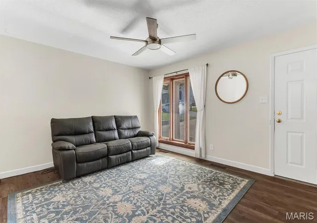 Photo 2 of Sale Pending at 2292 Lincoln Dr, Arnold, MO 63010 | MLS# MIS26062465 | Listing updated on 2026-10-26