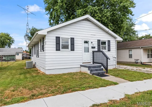 Single family home for sale at 705 E Columbia St, Litchfield, IL 62056 | MLS# MIS26062467