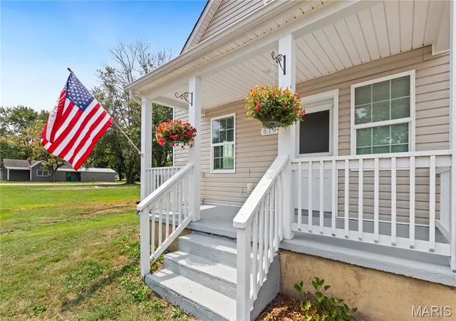 Photo 2 of Single family home for sale at 519 S Walnut St, Gerald, MO 63037 | MLS# MIS26062468 | Listing updated on 2026-09-28