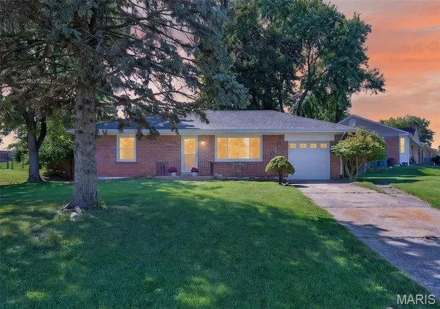 Photo 1 of Sale Pending at 728 Pine St, Saint Charles, MO 63301 | MLS# MIS26062472 | Listing updated on 2026-10-03
