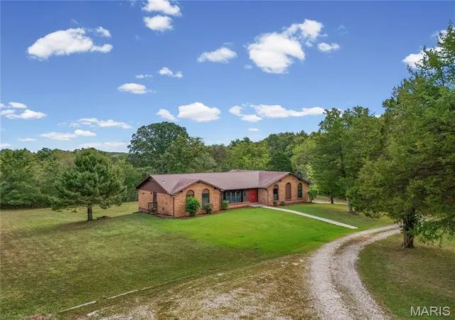 Photo 3 of Sale Pending at 4310 Old State Rd, De Soto, MO 63020 | MLS# MIS26062474 | Listing updated on 2026-10-05