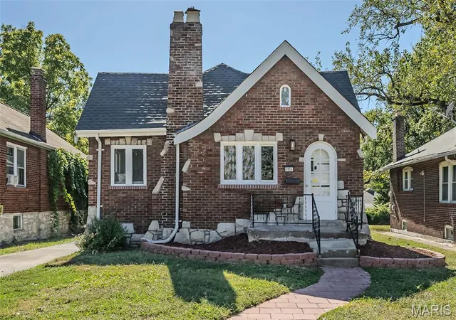 Photo 1 of Single family home for sale at 6514 Glenmore Ave, Saint Louis, MO 63121 | MLS# MIS26062477 | Listing updated on 2026-10-08