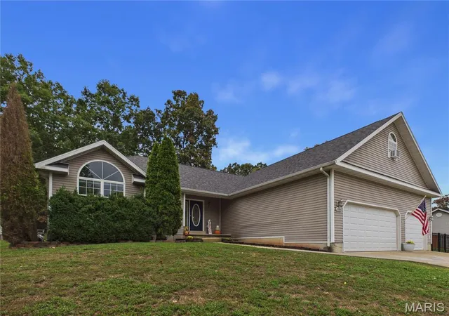 Photo 1 of Single family home for sale at 21165 Hideaway Ln, Saint Robert, MO 65584 | MLS# MIS26062485 | Listing updated on 2026-10-01