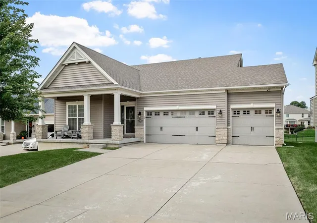 Photo 1 of Single family home for sale at 2760 Brook Hl Ln, Saint Charles, MO 63303 | MLS# MIS26062487 | Listing updated on 2026-10-02