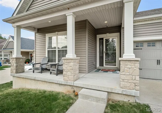 Photo 2 of Single family home for sale at 2760 Brook Hl Ln, Saint Charles, MO 63303 | MLS# MIS26062487 | Listing updated on 2026-10-02