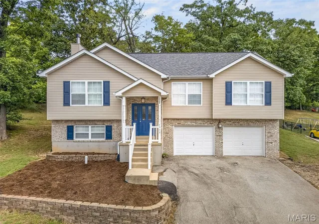 Photo 1 of Single family home for sale at 3548 Imperial Hills Dr, Imperial, MO 63052 | MLS# MIS26062488 | Listing updated on 2026-10-11