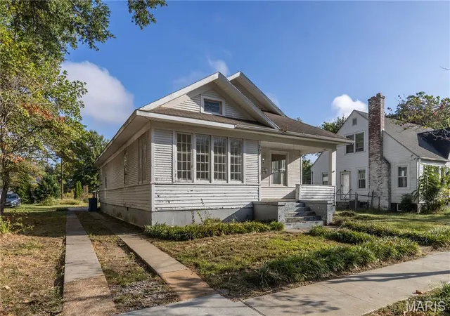 Photo 2 of Single family home for sale at 208 Hunter, Charleston, MO 63834 | MLS# MIS26062493 | Listing updated on 2026-09-28