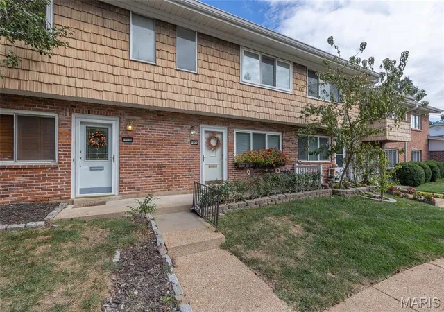 Photo 2 of Townhouse for sale at 10924 Carroll Wood Way, Saint Louis, MO 63128 | MLS# MIS26062497 | Listing updated on 2026-09-30