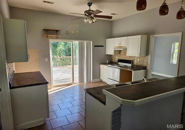 Photo 3 of Sale Pending at 29290 Round House Ave, Lincoln, MO 65338 | MLS# MIS26062501 | Listing updated on 2026-10-07
