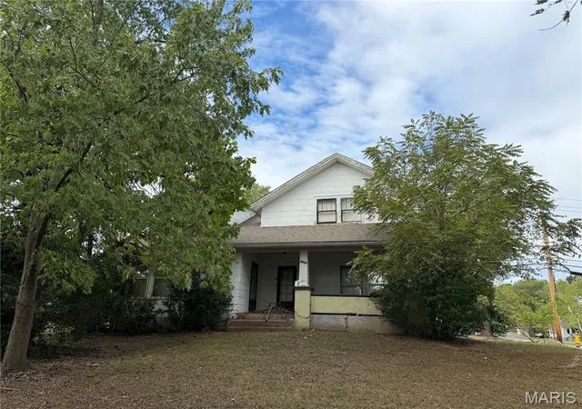 Photo 1 of Sale Pending at 1202 S Main St, De Soto, MO 63020 | MLS# MIS26062502 | Listing updated on 2026-09-30