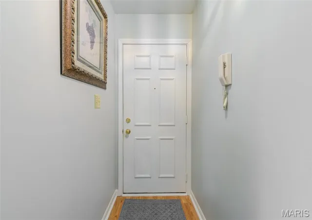 Listing Photo 5 - Condo for sale in building located at 3631 Colonia Pl Dr, St. Louis, MO 63125 - Unit #C