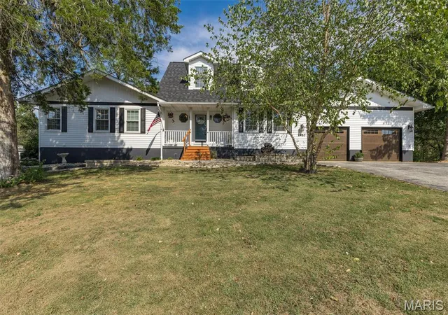 Photo 3 of Single family home for sale at 1963 W Main St, Festus, MO 63028 | MLS# MIS26062511 | Listing updated on 2026-10-01