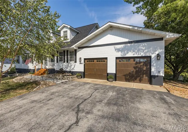 Photo 3 of Single family home for sale at 1963 W Main St, Festus, MO 63028 | MLS# MIS26062511 | Listing updated on 2026-10-01