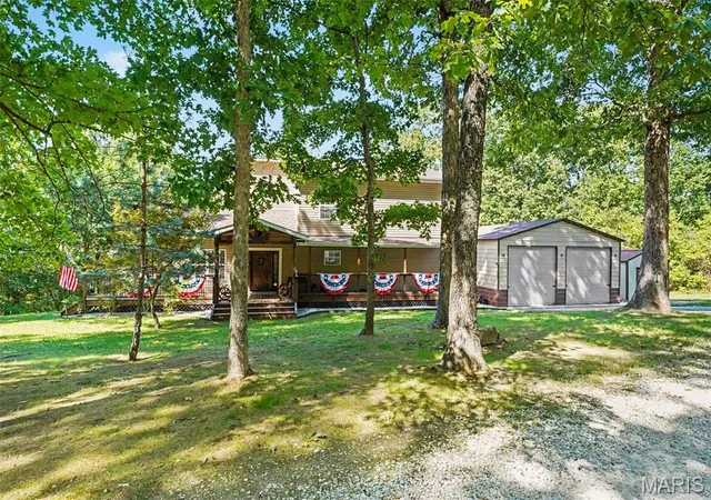 Photo 3 of Single family home for sale at 10421 Apke Ln, Catawissa, MO 63015 | MLS# MIS26062518 | Listing updated on 2026-10-07