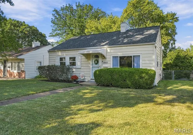 Photo 1 of Sale Pending at 3923 Wenzlick Ave, Saint Louis, MO 63109 | MLS# MIS26062522 | Listing updated on 2026-10-15
