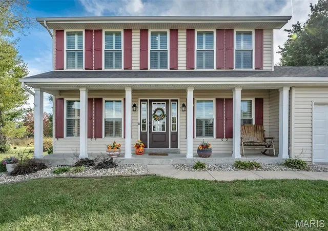 Photo 3 of Single family home for sale at 4863 Greenburg Dr, Saint Peters, MO 63304 | MLS# MIS26062524 | Listing updated on 2026-10-18