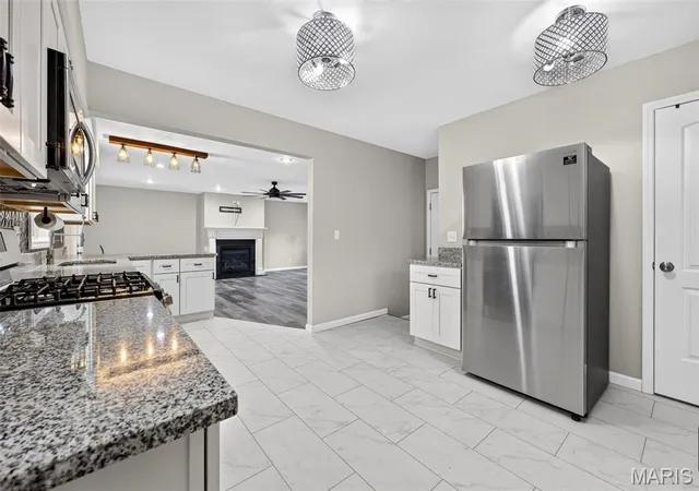 Photo 3 of Single family home for sale at 11 Highland Dr, Saint Charles, MO 63303 | MLS# MIS26062525 | Listing updated on 2026-09-28