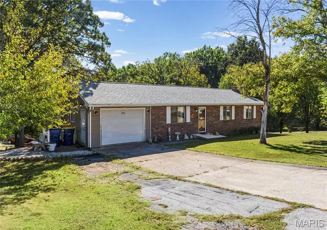 Photo 2 of Single family home for sale at 11810 County Rd Cc, Festus, MO 63028 | MLS# MIS26062529 | Listing updated on 2026-10-09