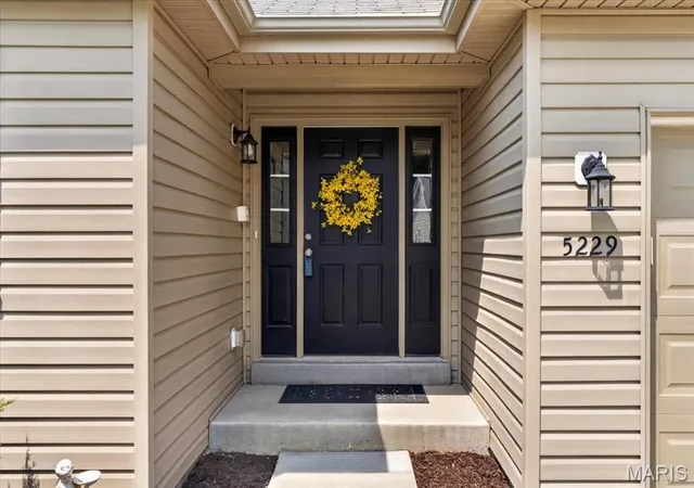 Photo 2 of Sale Pending at 5229 Eagle Wing Ct, Eureka, MO 63025 | MLS# MIS26062530 | Listing updated on 2026-10-03