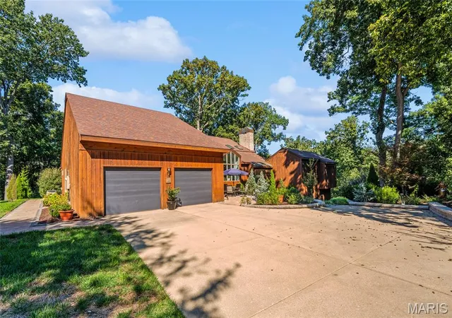 Listing Photo 2 - Condo for sale in building located at 18 Tanewood Ct, Belleville, IL 62223
