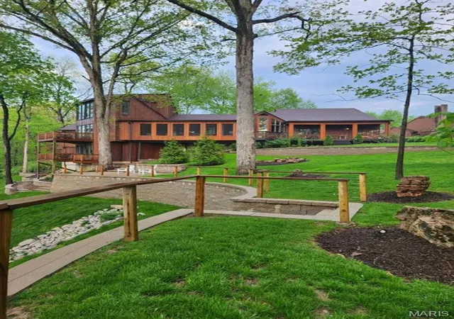 Listing Photo 3 - Condo for sale in building located at 18 Tanewood Ct, Belleville, IL 62223