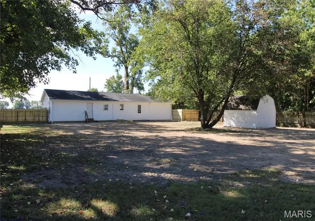 Photo 4 of Single family home for sale at 2307 Fair St, Poplar Bluff, MO 63901 | MLS# MIS26062532 | Listing updated on 2026-09-29