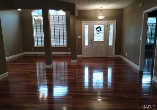 Photo 3 of Single family home for sale at 300 Sooter Ln, Rolla, MO 65401 | MLS# MIS26062536 | Listing updated on 2026-10-02