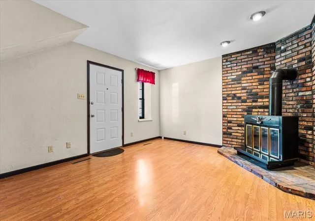 Photo 3 of Single family home for sale at 211 E Monroe St, Belleville, IL 62220 | MLS# MIS26062538 | Listing updated on 2026-10-01
